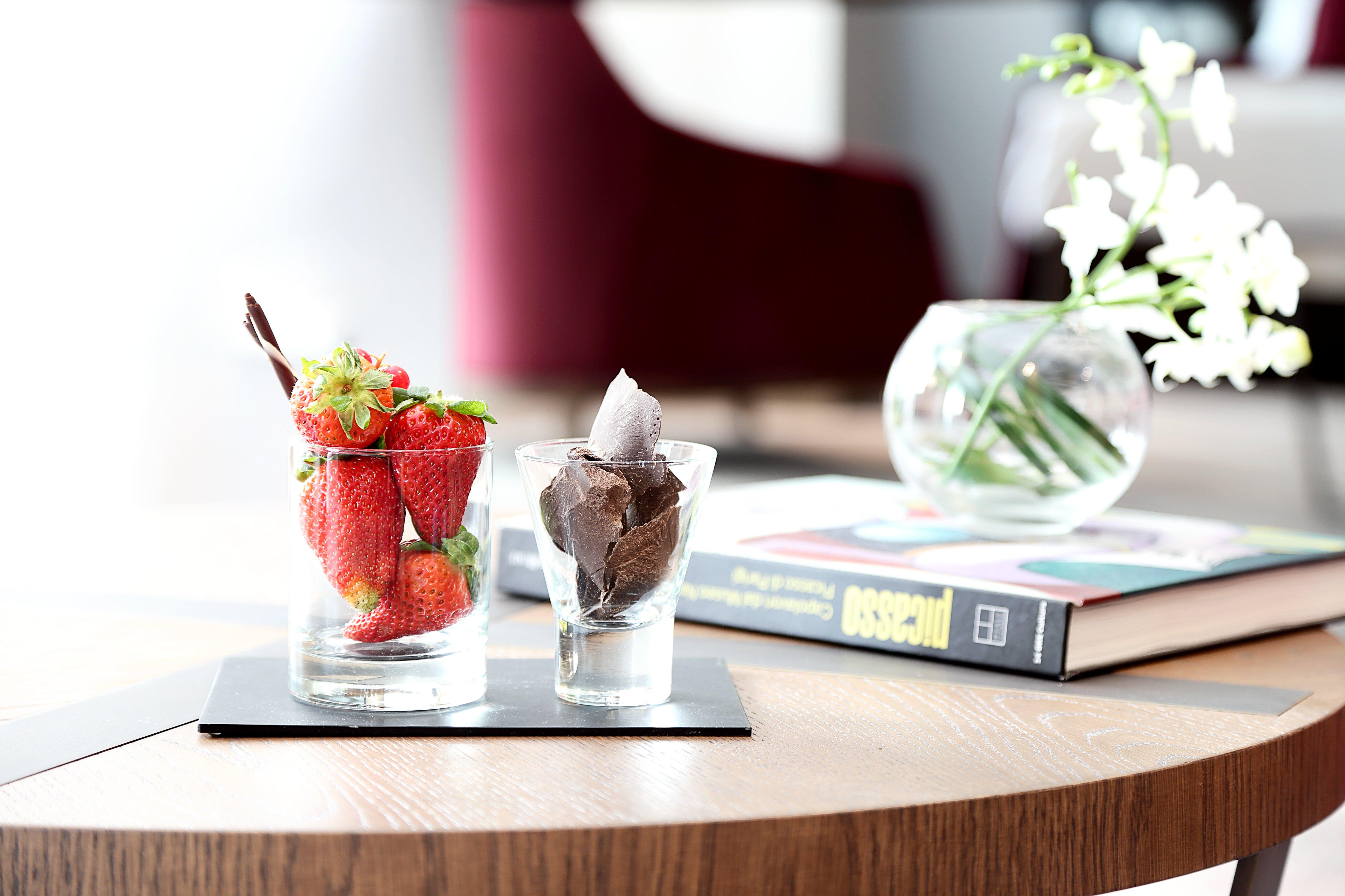 Grand Hotel Campione Campione d'Italia Exterior photo A chocolate pudding