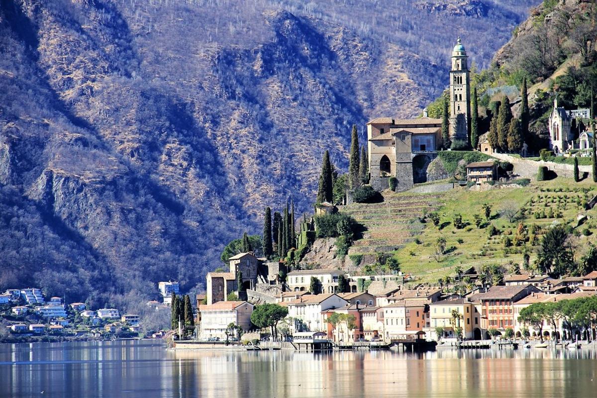 Grand Hotel Campione Campione d'Italia Exterior photo The village of Iseo